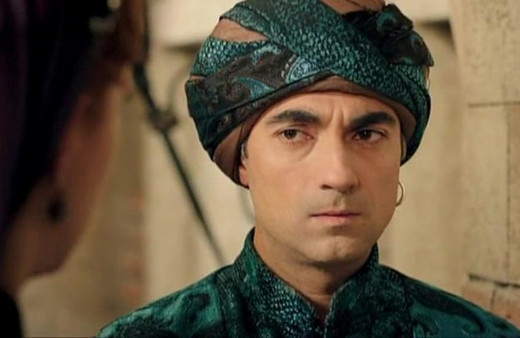 Muhteşem Yüzyıl'ın Sümbül Ağa'sı kaslı haliyle beğeni rekoru kırdı!