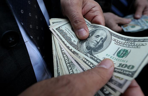 Dolar ve Euro haftaya böyle başladı! İlk rakamlar...