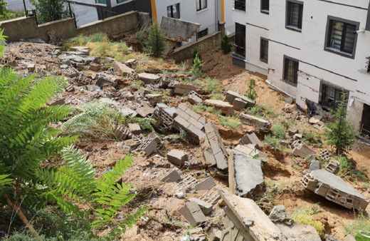 Başkentte hayat felç! Gök gürültülü sağanak etkili oldu...