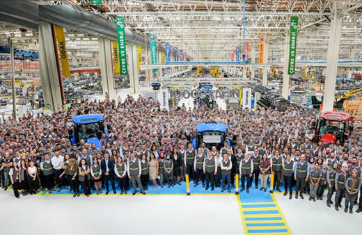 TürkTraktör 10 bininci kabini üretti