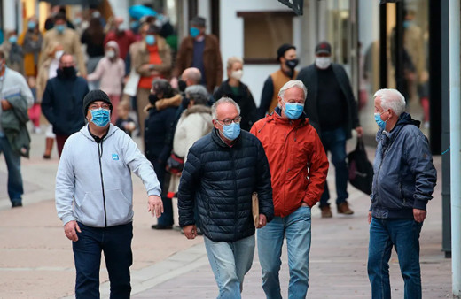 Covid-19 vakaları arttı, maskeler geri mi dönüyor?