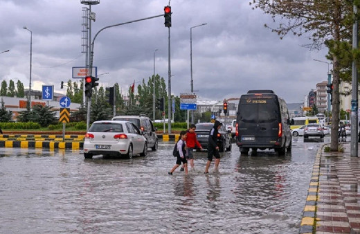 Van'da şiddetli sağanak etkili oldu...