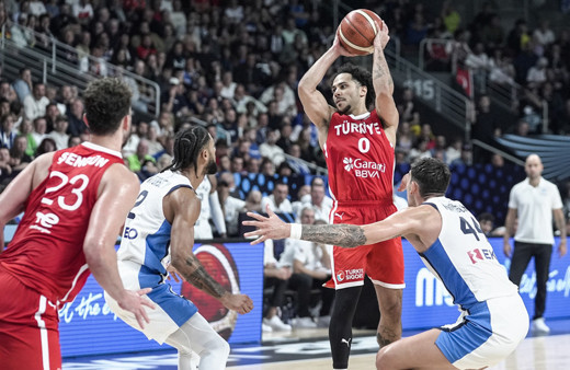 Yunanistan'ı ezip geçen 12 Dev Adam, Yunan basınında! İşte atılan manşetler