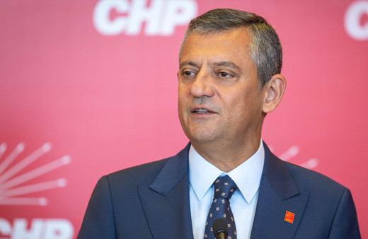 CHP lideri Özgür Özel'den çarpıcı iddia: "Belediye Başkanımızın eşi de yanında olduğu sırada..."