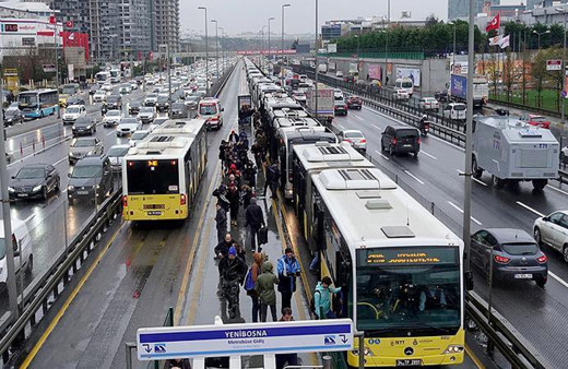 Minibüse, metrobüse, taksiye, okul servisine zam geldi! İndi bindi ne kadar oldu? 15 Eylül zamlı tarife geçerli