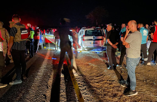 Batman'da seyir halindeki araca silahlı saldırıda aynı aileden 4 kişi hayatını kaybetti