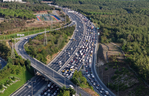 İstanbul'da haftanın ilk iş gününde trafik yoğunluğu