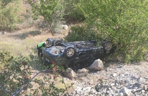 Afyonkarahisar'da korkunç kaza! Devrilen otomobildeki 4 kişi yaralandı...