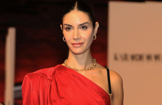 Cem Yılmaz'ın eski eşi Ahu Yağtu yere yığıldı, apar topar hastaneye kaldırıldı!