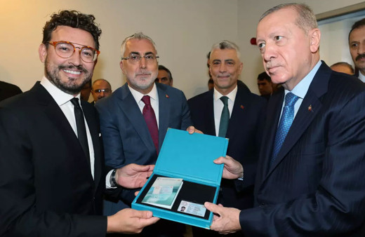 Cumhurbaşkanı Erdoğan'dan Danilo Şef'e Turkuaz Kart