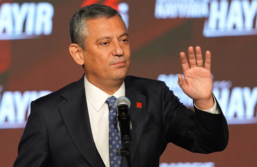 Özgür Özel, 22. Olağanüstü Kurultay'da yeniden CHP Genel Başkanlığına seçildi