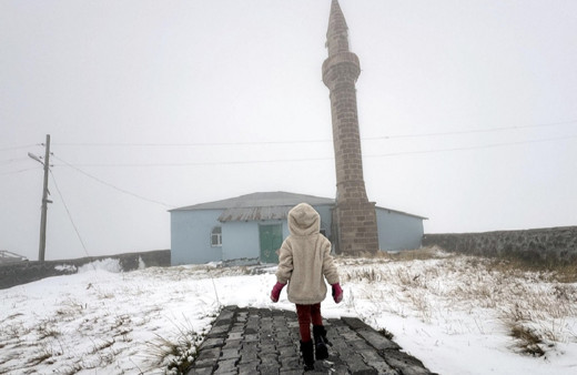 Ardahan'da yoğun kar ve sis! Yılın ilk karı yüksek kesimlerde etkili oldu...