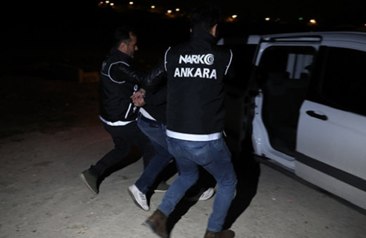 Narkotik operasyonunda skandal gerçek! Torbacı polis çıktı!