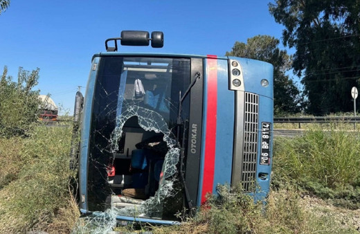 Mersin'de cezaevi aracı devrildi! 13 kişi yaralı