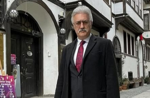 Tamer Karadağlı hakkında şok iddia! Şikayet üzerine sanatçılar ders veremeyecek...