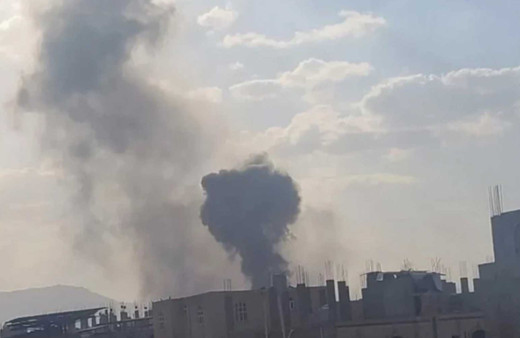 İsrail'den Yemen'in başkentine peş peşe hava saldırısı