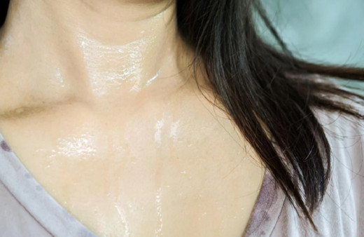 Aşırı terliyorsanız sebebi bu? Meğer ter kokusunun sebebi de...