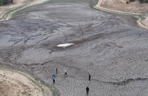Edirne'deki Şerbettar Göleti kuraklık nedeniyle tamamen kurudu