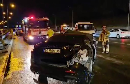 Sultangazi'de kazazededen ilginç hareket! Sürücü otomobilini bırakıp kaçtı