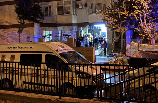 İzmir'de bıçaklı kavgada 1 kişi öldü, 2 kişi yaralandı