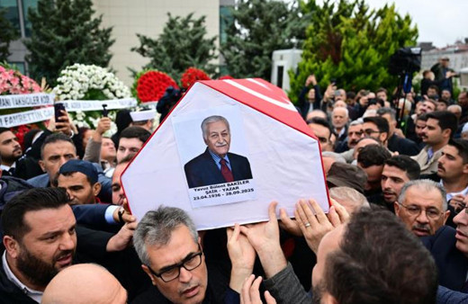 Yavuz Bülent Bakiler, son yolculuğuna uğurlandı