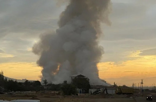 İzmir'de çöp aktarma noktasında yangın: Müdahale sürüyor