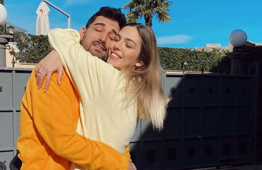 Yasemin Şefkatli ve İdo Tatlıses, İtalya'yı salladı! Gondol pozu çok konuşuldu