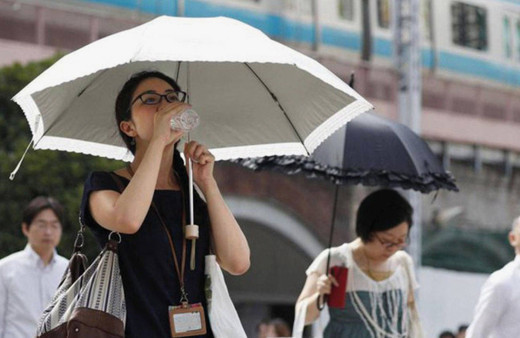 Japonya'da mayıs-eylül döneminde sıcak çarpmasından hastanelik olanların sayısı ilk kez 100 bini geçti