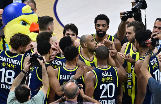Fenerbahçe Beko Paris Basketbol'u farklı yendi