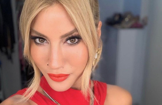 Çağla Şikel kahvaltı tabağını paylaştı! Yediği şeyleri görenler şoka girdi