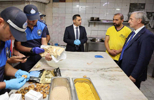 Şahinbey Belediye Başkanı çileden çıktı! Tuzdaki böceğe çörek otu dedi, tenekelerde fare pisliği...