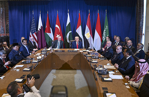 Yeni Akit yazarından Trump ile ne görüştün Erdoğan diyen muhalefete Trump ile yanıt