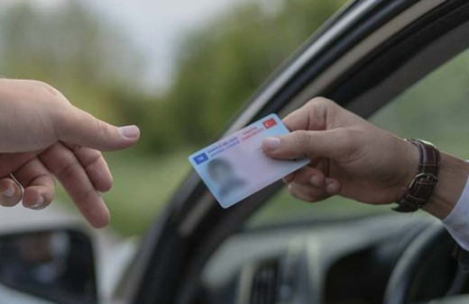 Çok can yakacak bu hız sınırını geçen sürücülerin ehliyeti 90 günlüğüne iptal edilecek