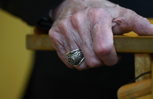 MHP lideri Devlet Bahçeli'nin yüzüğü ve rozeti dikkat çekti!