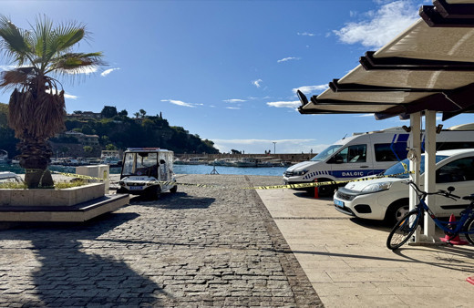 Antalya'da denizde erkek cesedi bulundu