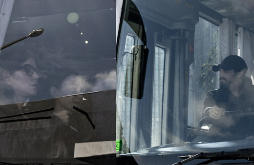 Ünlüler 2 otobüse doldurulup uyuşturucu testine götürüldü işte o video