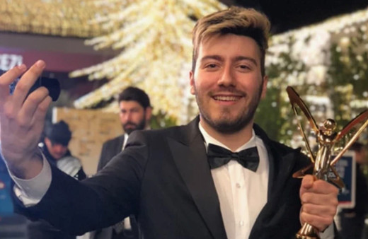 Enes Batur 16 milyonluk Youtube kanalını kapattı! Sevgilisi onu terkedip evlenince...