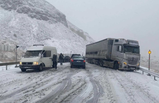 Kar yağışı fena bastırdı! 15 ilimiz beyaza büründü