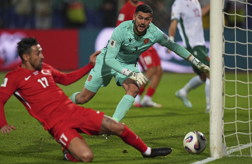 Fenerbahçe'de İrfan Can Kahveci ve Cenk Tosun'un neden kadro dışı kaldığı belli oldu