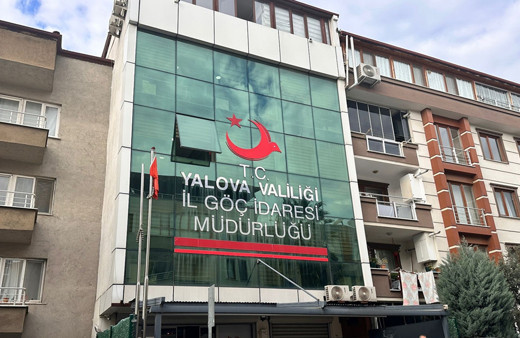 Yalova'da İl Göç İdaresi Müdürü ve 7 kişi gözaltına alındı! Valilik açıkladı: Görevden uzaklaştırıldılar