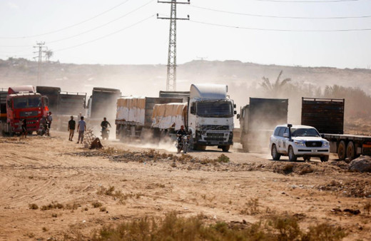 İsrailliler, Gazze'ye giden yardım tırlarını engellemeye çalıştı