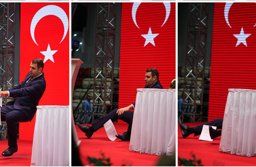 CHP İzmir Kongresi'nde panik anları! Tek aday Çağatay Güç kürsüde fenalaştı