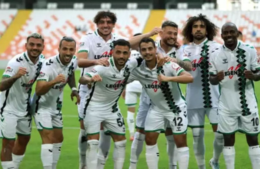 Sakaryaspor, Adana Demirspor'u deplasmanda 6-0 mağlup etti