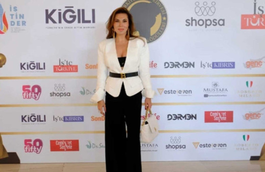 Ebru Yaşar'ın Filistin sözleri ödül törenine damga vurdu