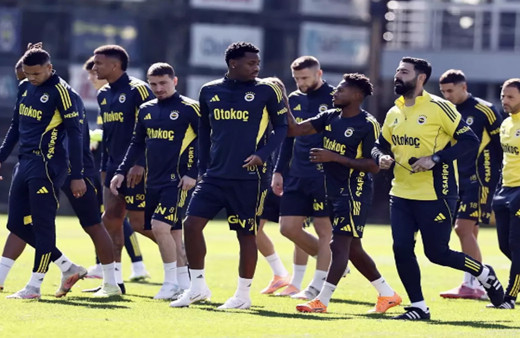 Fenerbahçe taraftarını havaya uçuracak haber! Efsane yıldız geri dönüyor