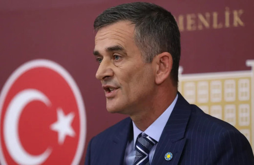 Ümit Dikbayır'ın yeni partisi belli oldu! Rozetini genel başkan takacak
