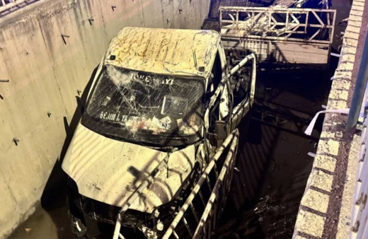 Kayseri’de kamyonet kanala uçtu: 2 yaralı