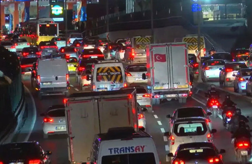 Bitmeyen çile! İstanbul'da akşam saatlerinde trafik yoğunluğu Yüzde 90'a ulaştı