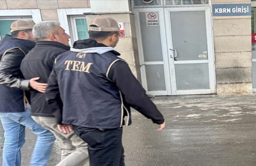 Kırşehir'de bir FETÖ üyesi apartmanın bodrumunda yakalandı