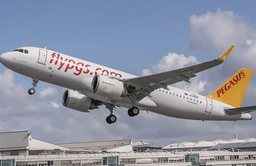 Pegasus Hava Yolları İzmir'den Barselona'ya direkt uçuş başlattı